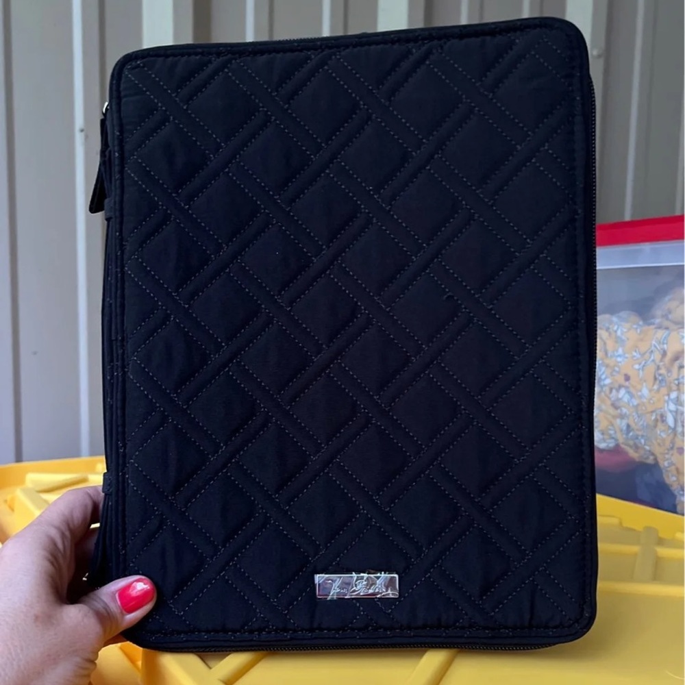 Brand new!! Vera Bradley Iconic Tablet Tamer Organizer Classic Black